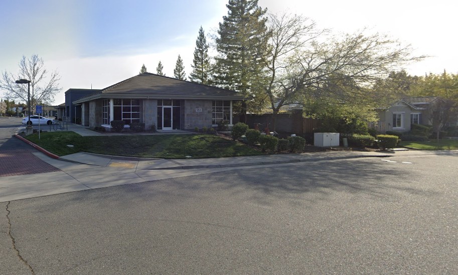 Smith Family Medicine building at 951 Reserve Dr, Roseville